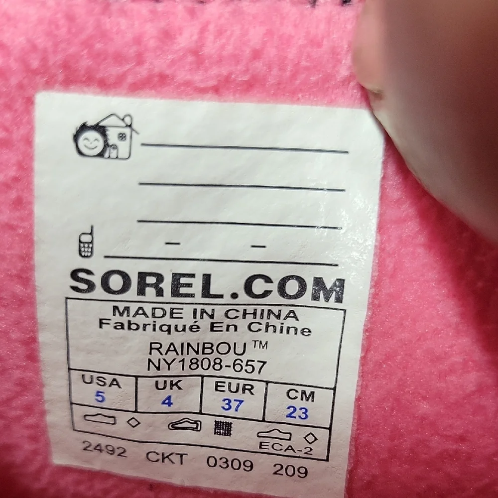 Sorel Girls Size 5 Bright Pink Snow Boots w/cloud Pattern Great Condition